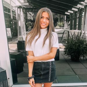 Meet your Posher, Caity